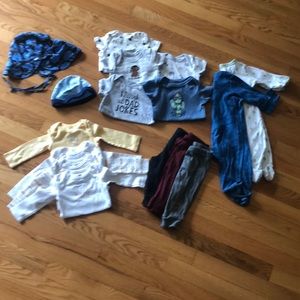 👗Bundle of size 6 months clothes. See details.